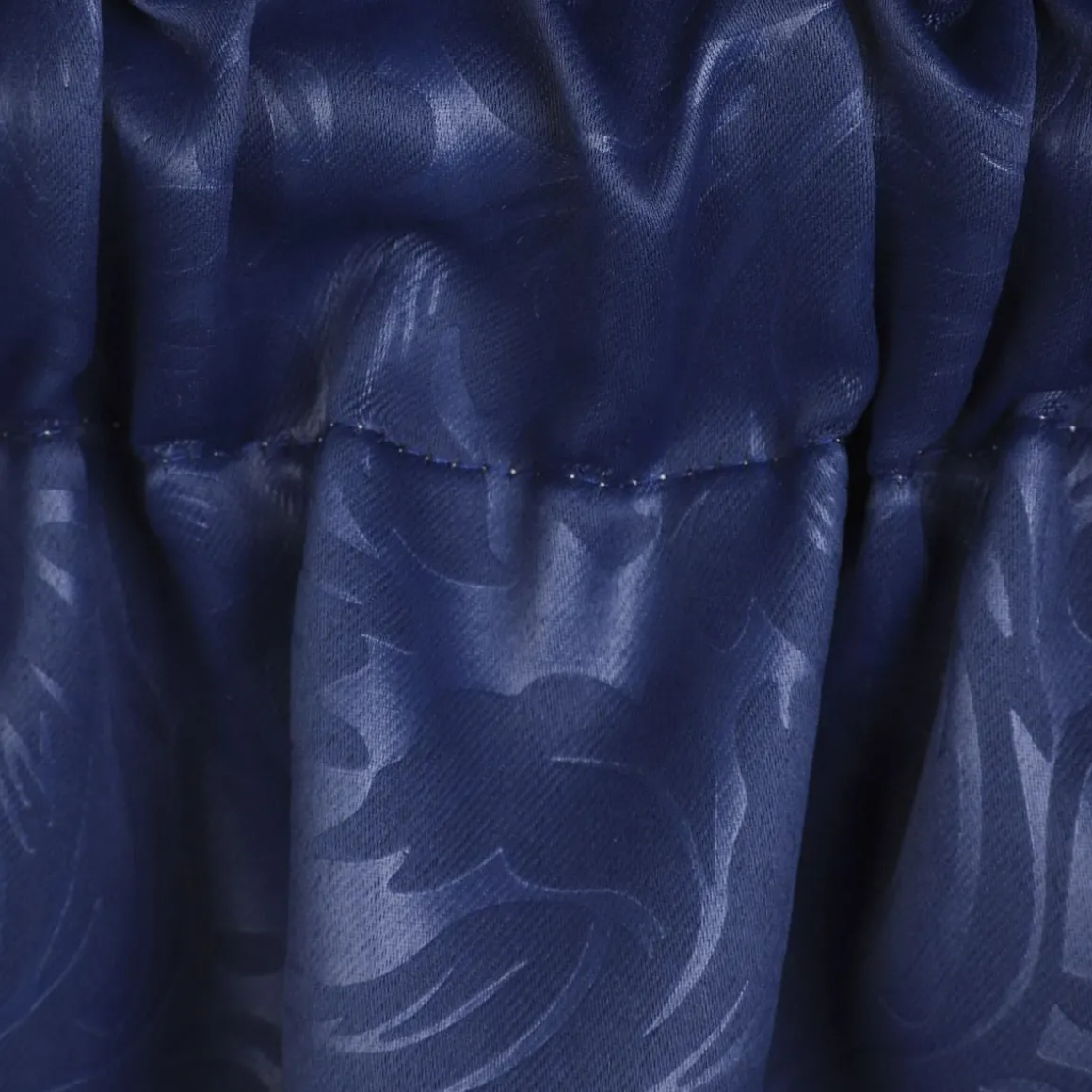 zaslona_elisi_z_wytlaczan_4.webp Zaslona Elisi Z Wytlaczanym Wzorem Granatowa 140X250 Cm