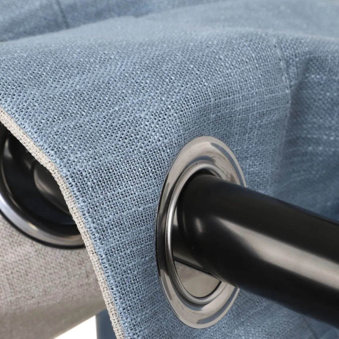 zaslona_mores_zaciemniaja_2.webp Zaslona Mores Zaciemniajaca Bezowa 140X250 Cm