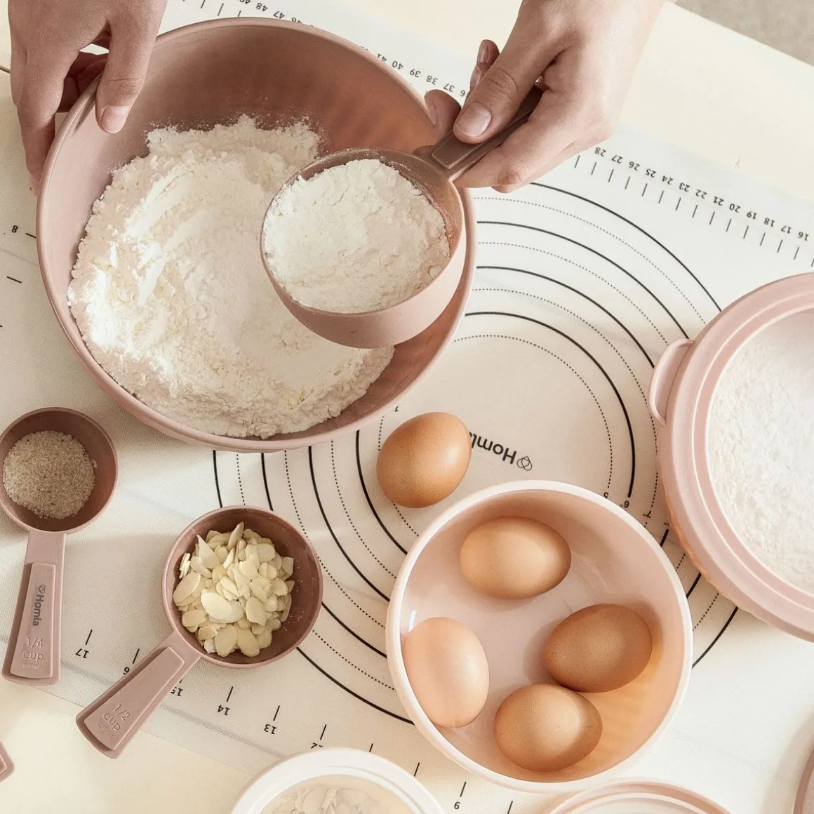 zestaw_easy_bake_misek_z__0.webp Zestaw Easy Bake Misek Z Pokrywkami 4 Szt