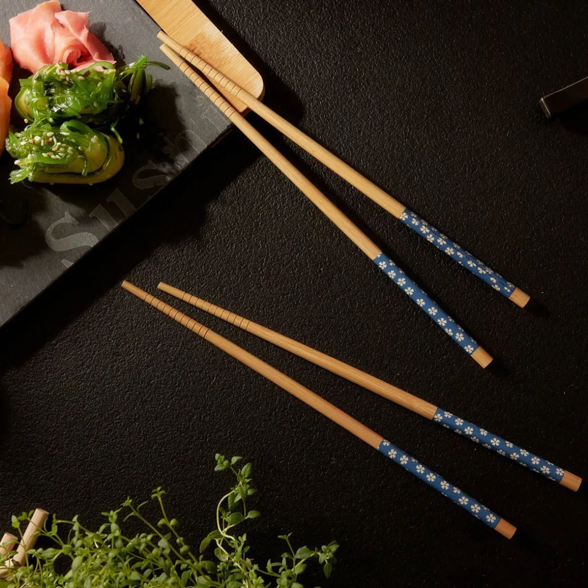 zestaw_sushi_paleczekbamb_3.webp Zestaw Sushi Paleczekbambusowych Niebieskich 4 Szt