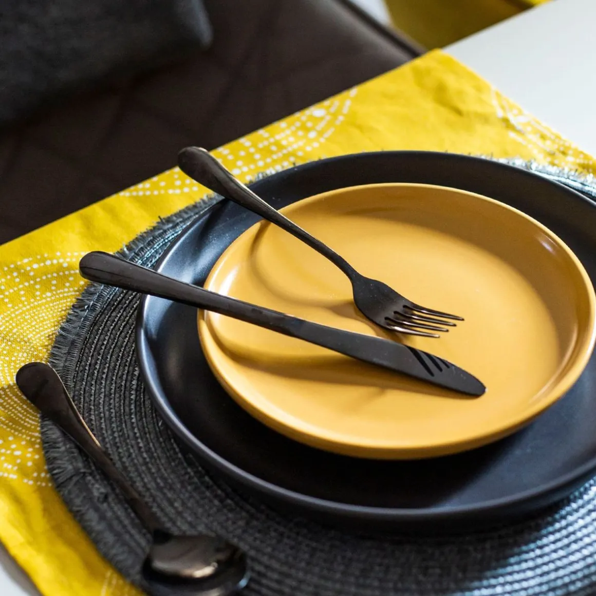 zestaw_sztucw_abele_czarn_2.webp Zestaw Sztućców Abele Czarne 16 Szt.